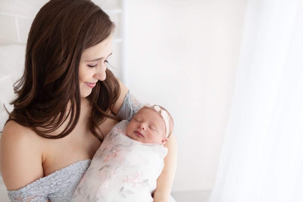 Mother and newborn baby - Belle Haven Photography