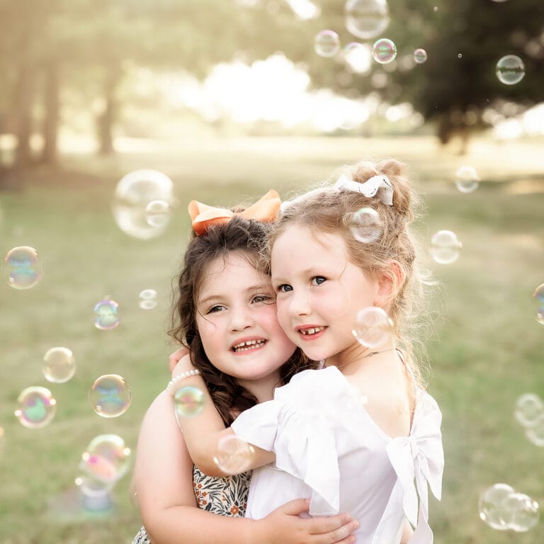 Sisters with bubbles - Belle Haven Photography